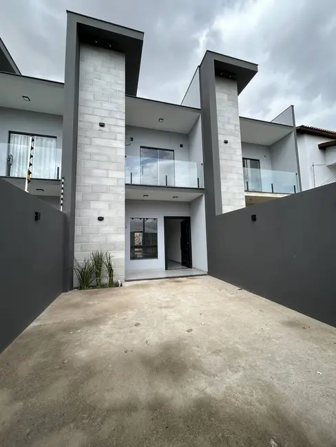 Foto 1 de Casa com 2 quartos à venda, 120m2 em Parque Santo Antônio, Campos Dos Goytacazes - RJ