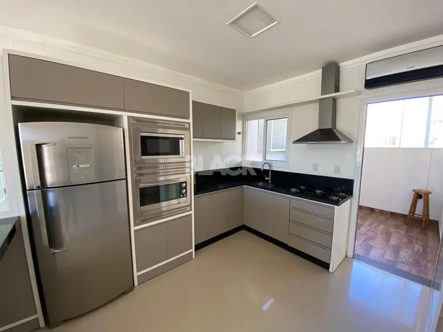 Foto 3 de Casa com 2 quartos à venda, 65m2 em Torres - RS