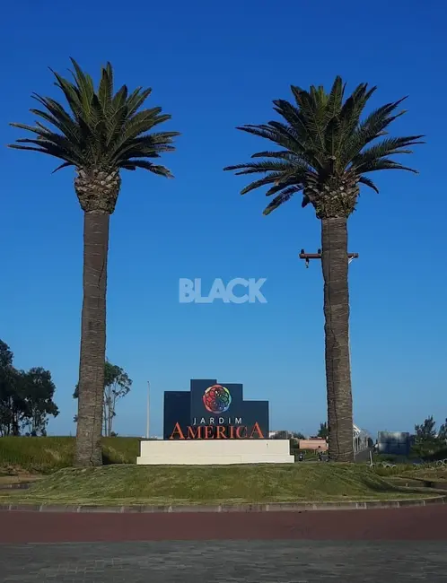 Foto 1 de Terreno / Lote à venda, 327m2 em Passo De Torres - SC