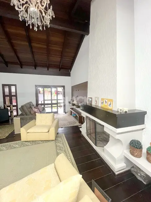 Casa com 6 quartos à venda, 358m2 em Torres - RS - imagem 9 Foto 9 de Casa com 6 quartos à venda, 358m2 em Torres - RS