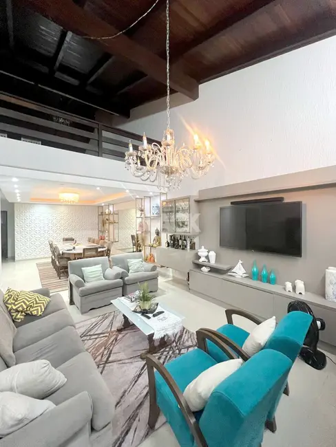 Casa com 6 quartos à venda, 358m2 em Torres - RS - imagem 8 Foto 8 de Casa com 6 quartos à venda, 358m2 em Torres - RS