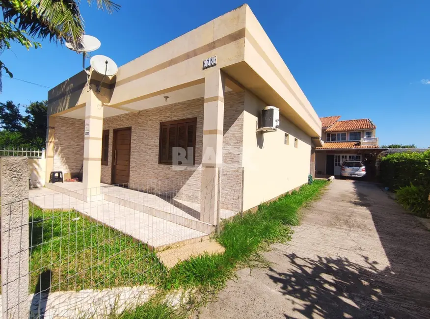 Foto 1 de Casa com 5 quartos à venda, 350m2 em Torres - RS