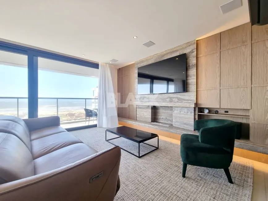 Apartamento com 4 quartos à venda, 220m2 em Torres - RS - imagem 2 Foto 2 de Apartamento com 4 quartos à venda, 220m2 em Torres - RS