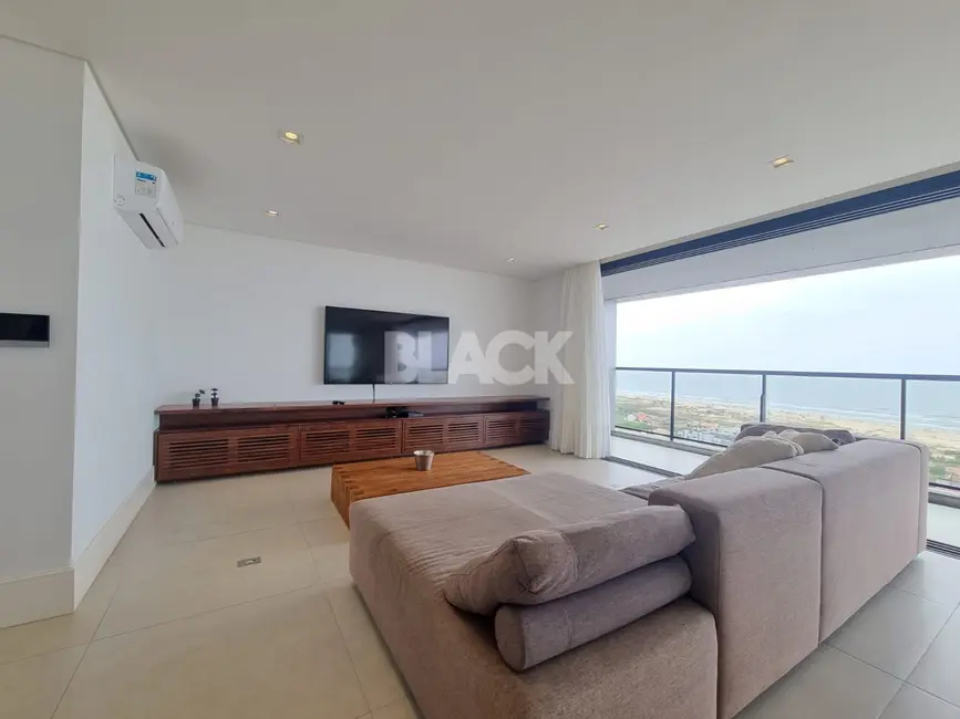 Apartamento com 4 quartos à venda, 220m2 em Torres - RS - imagem 1 Foto 1 de Apartamento com 4 quartos à venda, 220m2 em Torres - RS