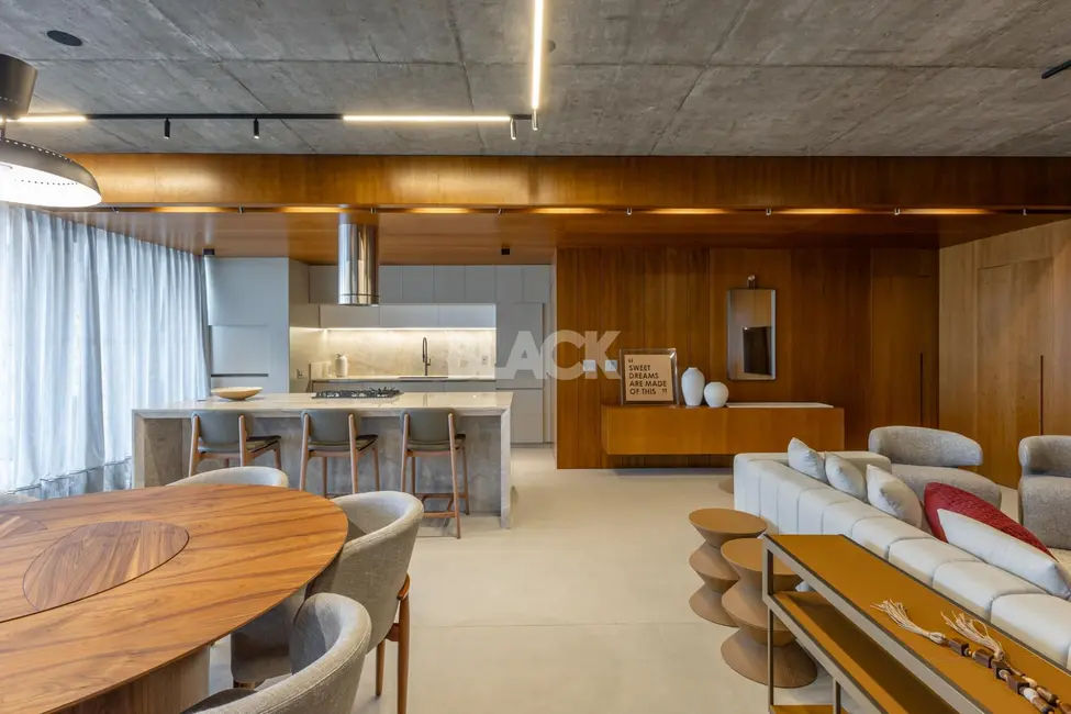 Foto 1 de Casa com 4 quartos à venda, 322m2 em Torres - RS