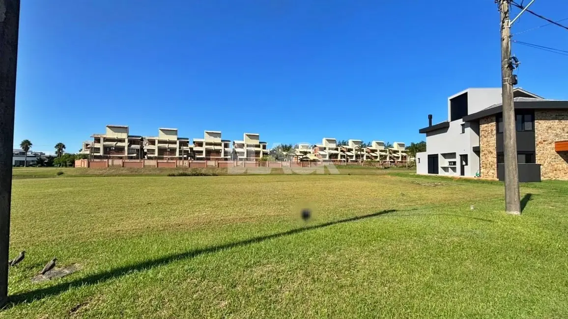 Foto 4 de Terreno / Lote à venda, 492m2 em Torres - RS