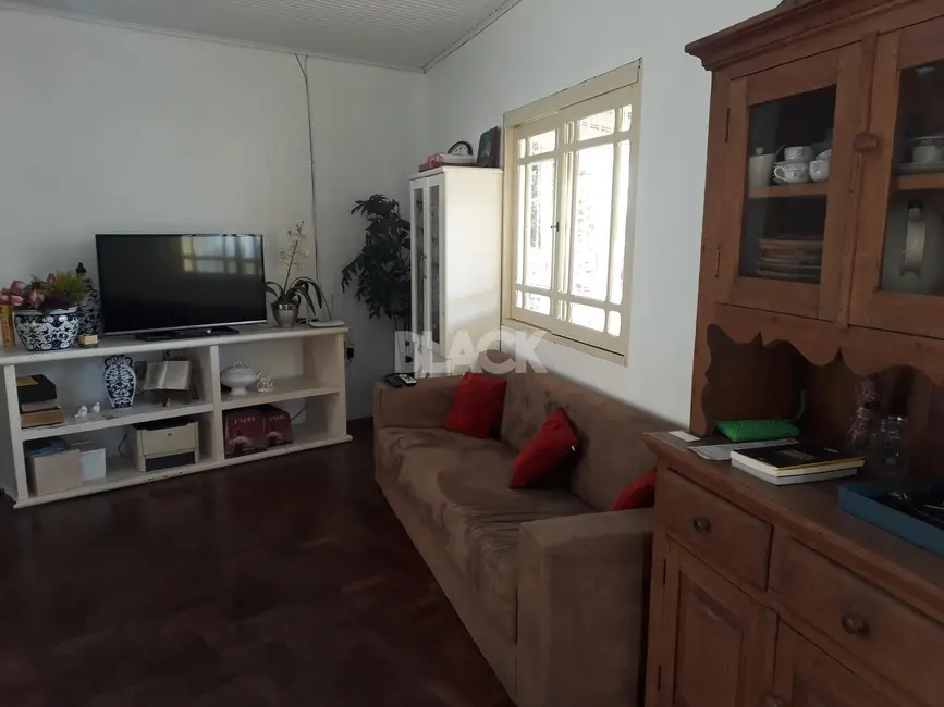 Casa com 3 quartos à venda, 141m2 em Centro, Torres - RS - imagem 6 Foto 6 de Casa com 3 quartos à venda, 141m2 em Centro, Torres - RS