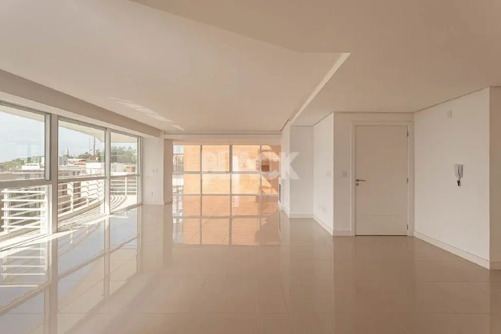 Foto 4 de Apartamento com 3 quartos à venda, 202m2 em Torres - RS