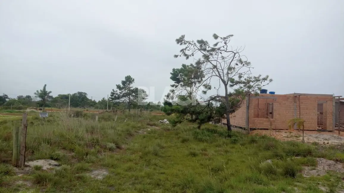 Foto 1 de Terreno / Lote à venda, 300m2 em Torres - RS