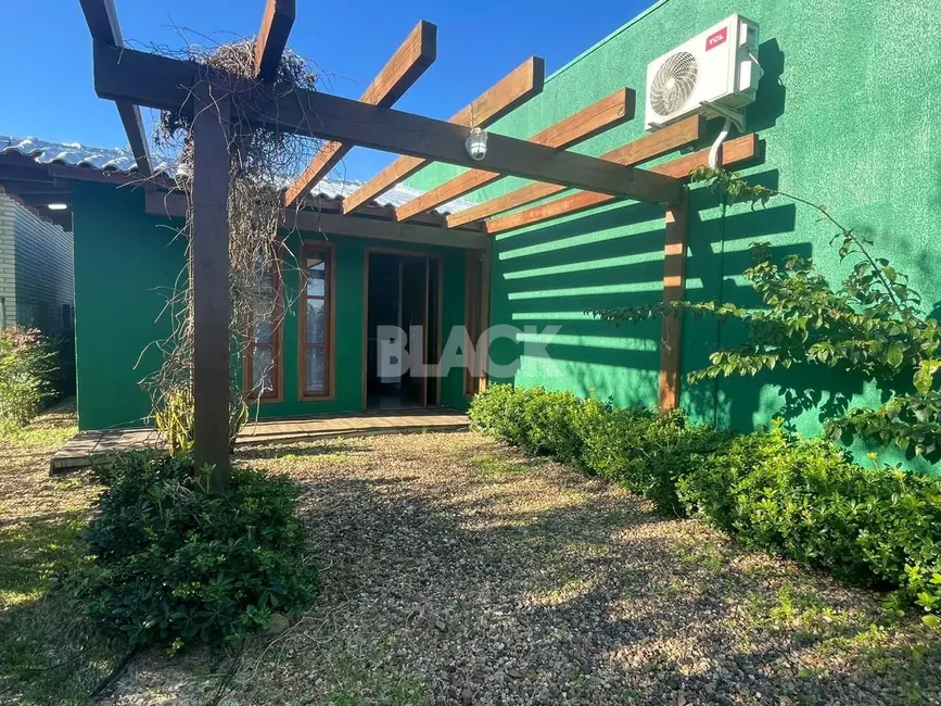 Casa com 3 quartos à venda, 130m2 em Torres - RS - imagem 2 Foto 2 de Casa com 3 quartos à venda, 130m2 em Torres - RS