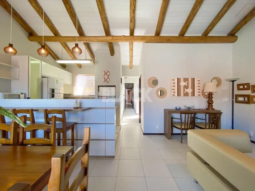 Casa com 4 quartos à venda, 310m2 em Torres - RS - imagem 8 Foto 8 de Casa com 4 quartos à venda, 310m2 em Torres - RS