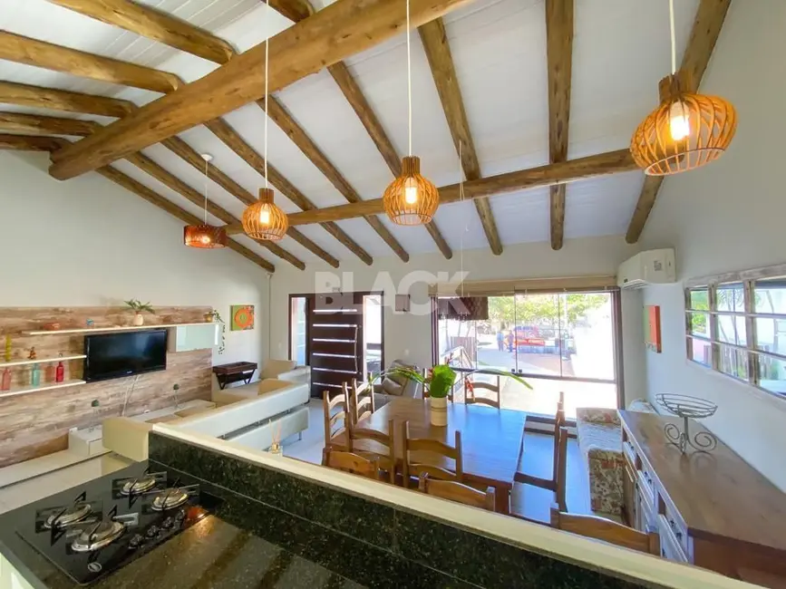 Casa com 4 quartos à venda, 310m2 em Torres - RS - imagem 6 Foto 6 de Casa com 4 quartos à venda, 310m2 em Torres - RS
