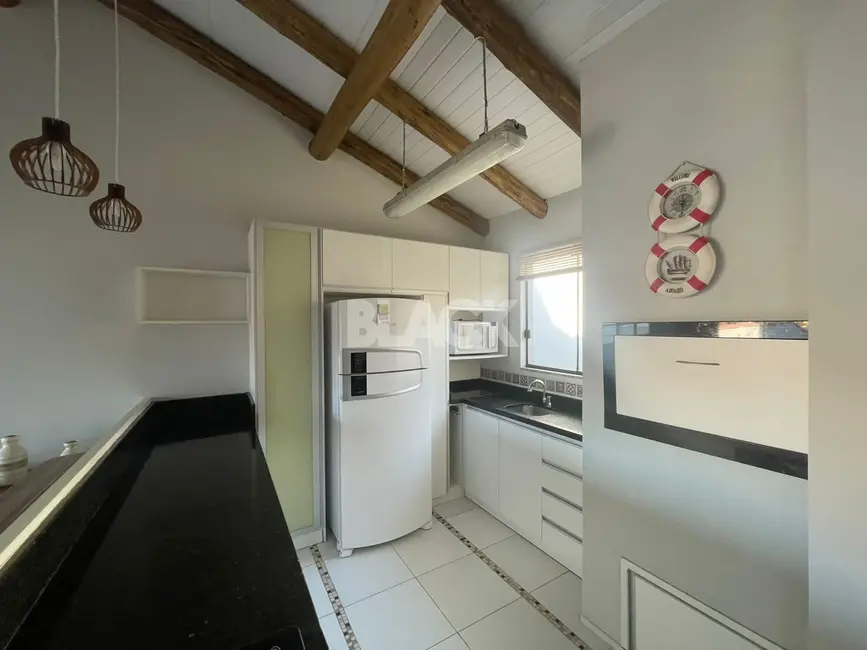 Casa com 4 quartos à venda, 310m2 em Torres - RS - imagem 7 Foto 7 de Casa com 4 quartos à venda, 310m2 em Torres - RS