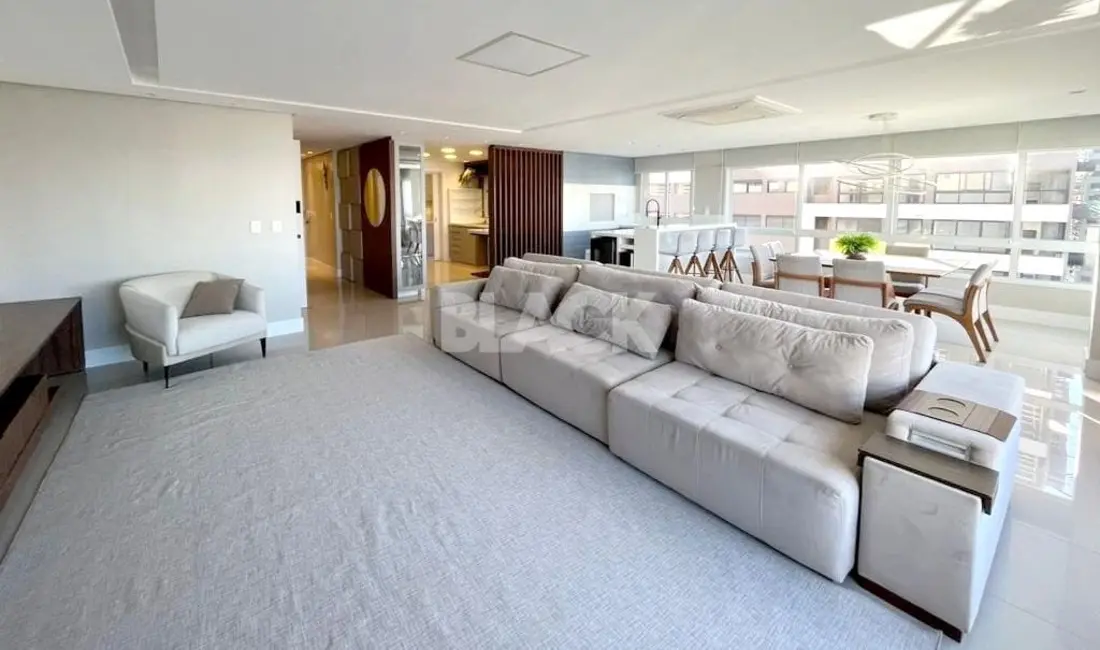Apartamento com 4 quartos à venda, 216m2 em Torres - RS - imagem 5 Foto 5 de Apartamento com 4 quartos à venda, 216m2 em Torres - RS