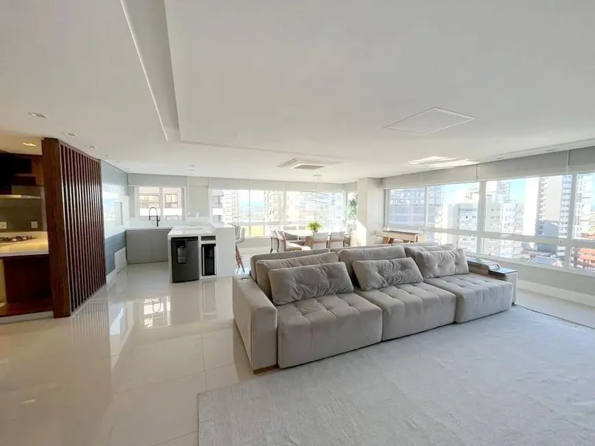 Apartamento com 4 quartos à venda, 216m2 em Torres - RS - imagem 6 Foto 6 de Apartamento com 4 quartos à venda, 216m2 em Torres - RS