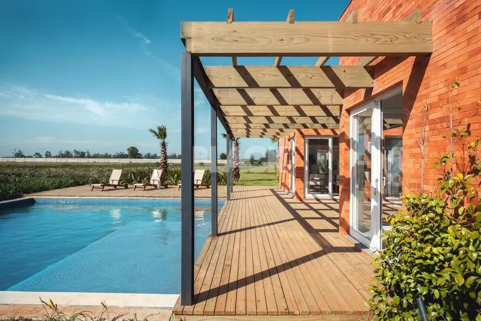 Foto 6 de Terreno / Lote à venda, 429m2 em Torres - RS