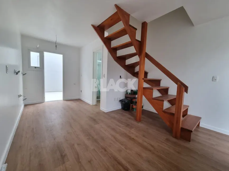 Casa com 2 quartos à venda, 54m2 em Torres - RS - imagem 2 Foto 2 de Casa com 2 quartos à venda, 54m2 em Torres - RS