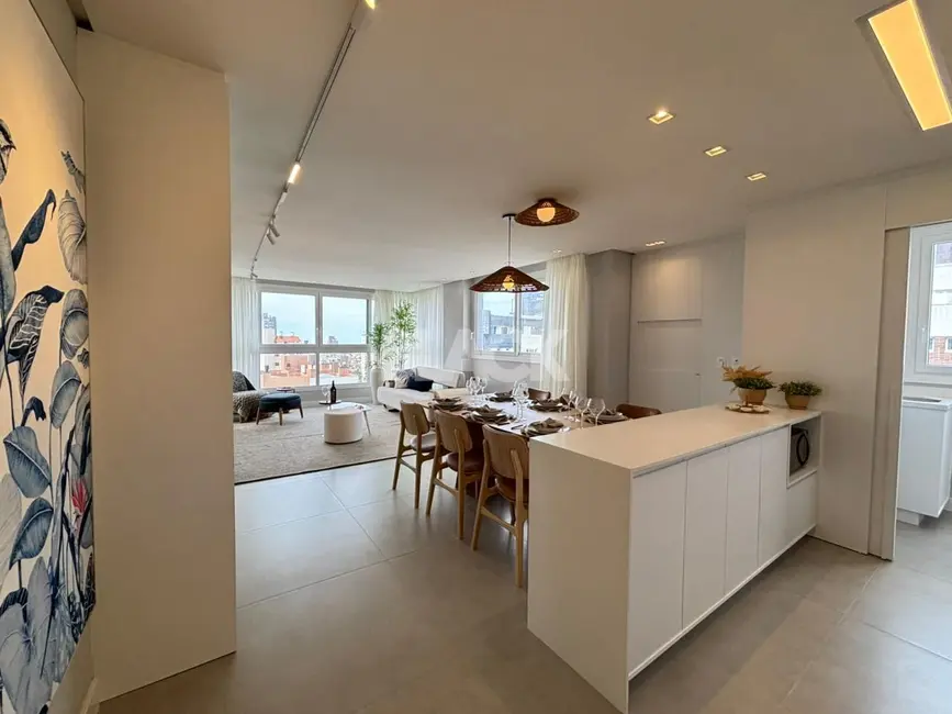 Apartamento com 2 quartos à venda, 90m2 em Centro, Torres - RS - imagem 2 Foto 2 de Apartamento com 2 quartos à venda, 90m2 em Centro, Torres - RS