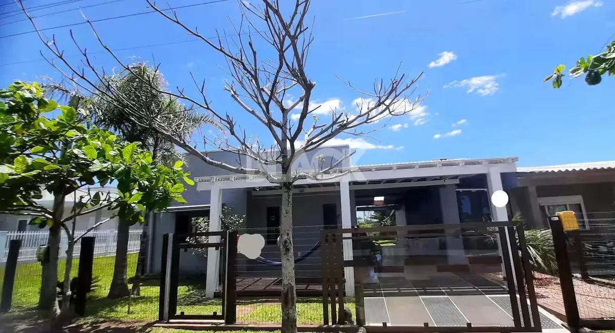 Foto 1 de Casa com 2 quartos à venda, 130m2 em Torres - RS