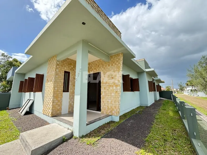 Foto 1 de Casa com 3 quartos à venda, 150m2 em Passo De Torres - SC