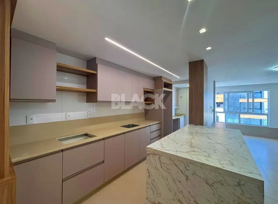 Foto 8 de Apartamento com 2 quartos à venda, 85m2 em Torres - RS