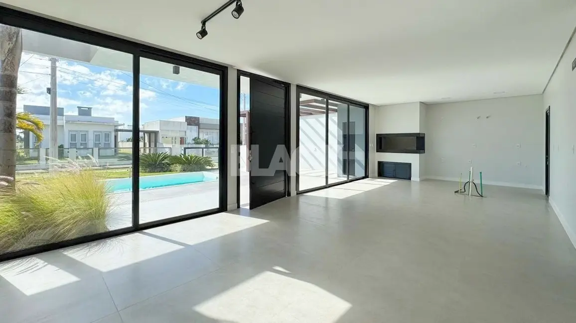 Foto 8 de Casa com 3 quartos à venda, 200m2 em Passo De Torres - SC