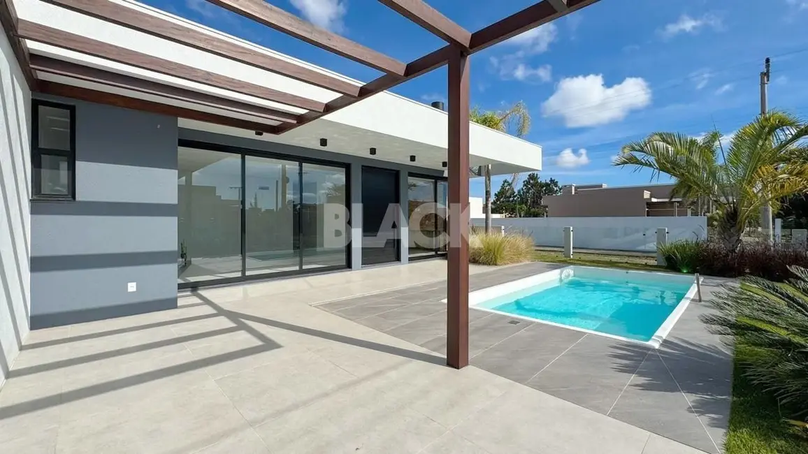 Foto 2 de Casa com 3 quartos à venda, 200m2 em Passo De Torres - SC