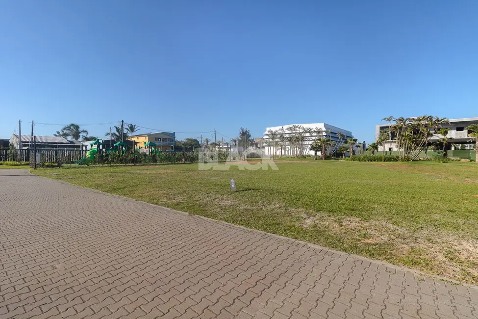 Foto 1 de Terreno / Lote à venda, 1282m2 em Torres - RS