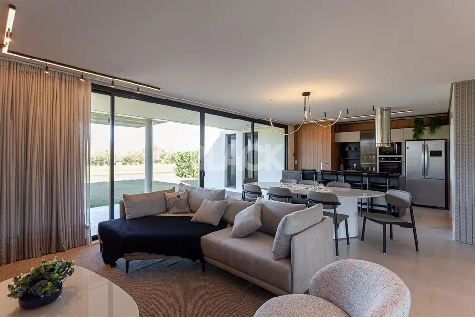 Casa de Condomínio com 4 quartos à venda, 368m2 em Torres - RS - imagem 4 Foto 4 de Casa de Condomínio com 4 quartos à venda, 368m2 em Torres - RS