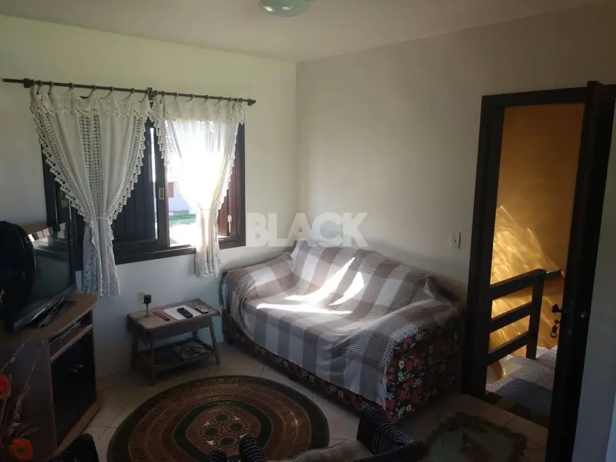 Foto 9 de Casa com 3 quartos à venda, 230m2 em Torres - RS