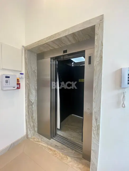 Sala Comercial com 1 quarto à venda, 28m2 em Centro, Torres - RS - imagem 7 Foto 7 de Sala Comercial com 1 quarto à venda, 28m2 em Centro, Torres - RS