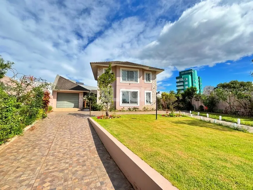 Foto 2 de Casa com 5 quartos à venda, 250m2 em Torres - RS