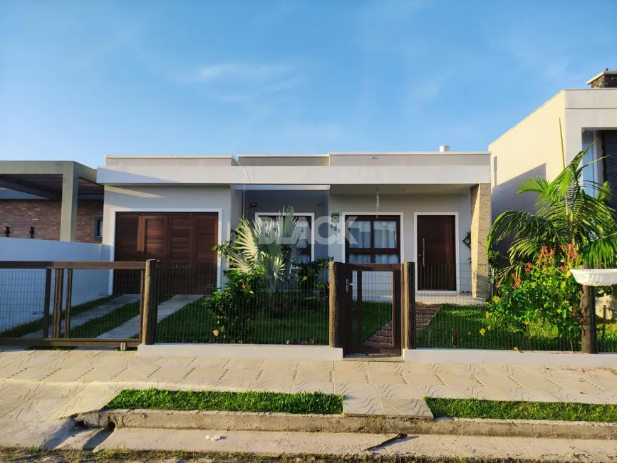 Foto 1 de Casa com 2 quartos à venda, 90m2 em Passo De Torres - SC