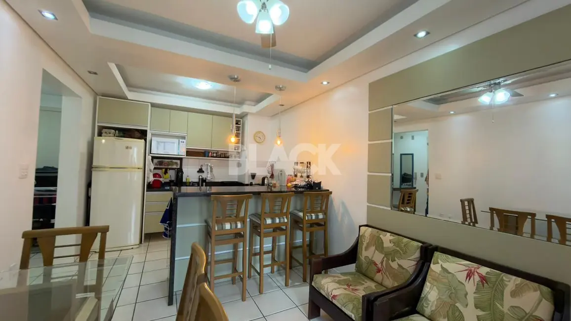 Foto 2 de Apartamento com 2 quartos à venda, 53m2 em Torres - RS