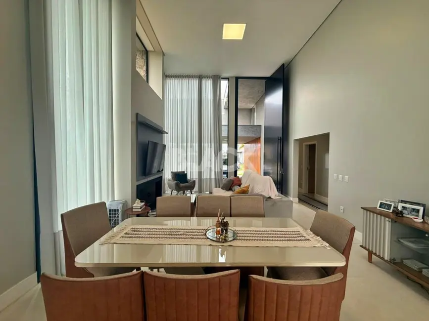 Foto 6 de Casa de Condomínio com 3 quartos à venda, 230m2 em Torres - RS