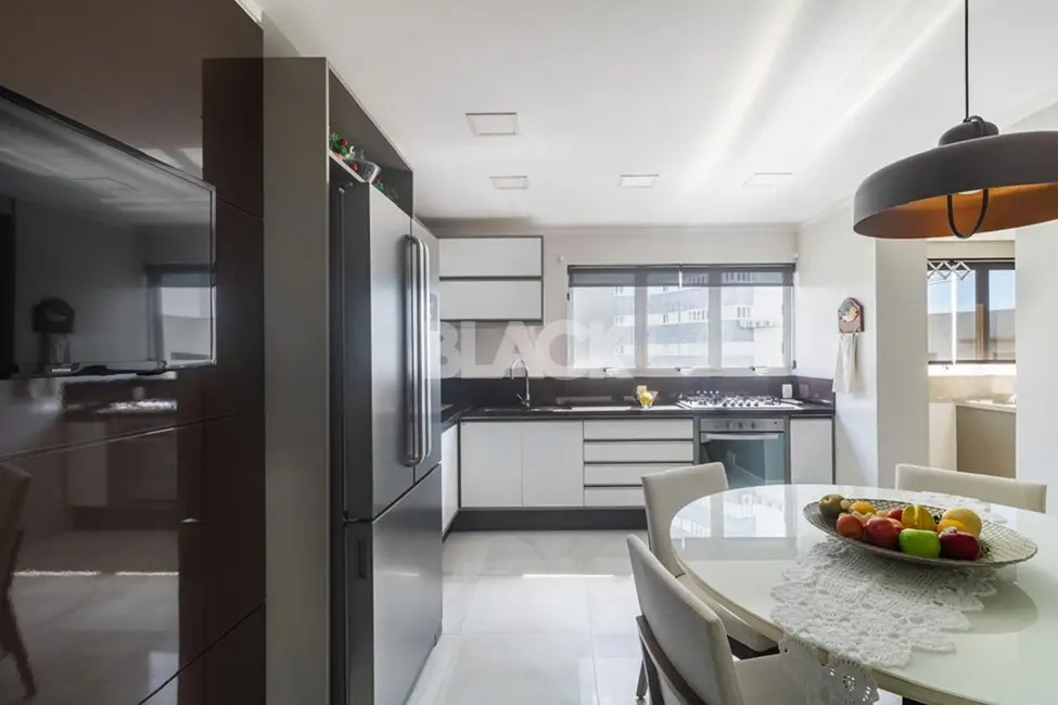 Apartamento com 4 quartos à venda, 264m2 em Torres - RS - imagem 8 Foto 8 de Apartamento com 4 quartos à venda, 264m2 em Torres - RS