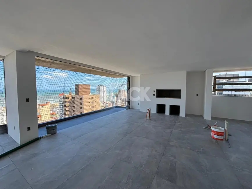 Apartamento com 4 quartos à venda, 200m2 em Torres - RS - imagem 2 Foto 2 de Apartamento com 4 quartos à venda, 200m2 em Torres - RS