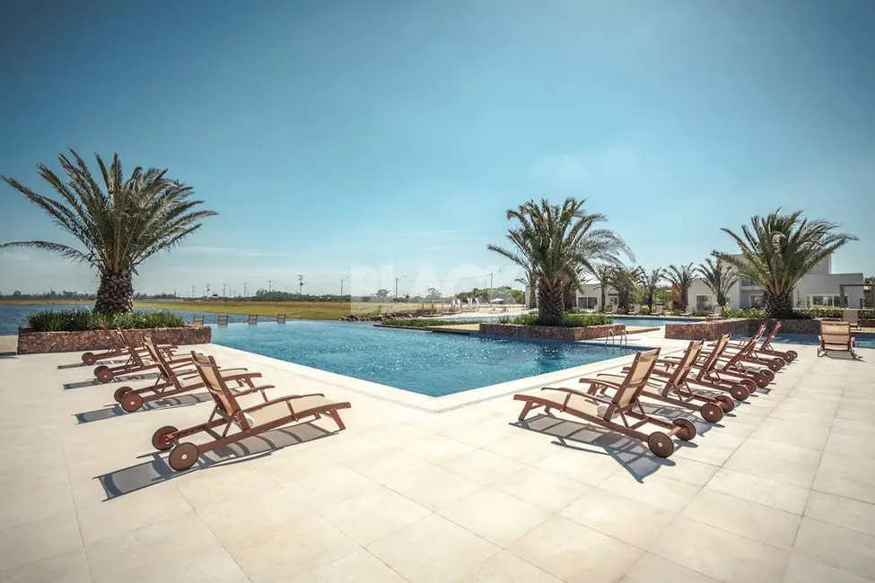 Foto 1 de Terreno / Lote à venda, 420m2 em Torres - RS
