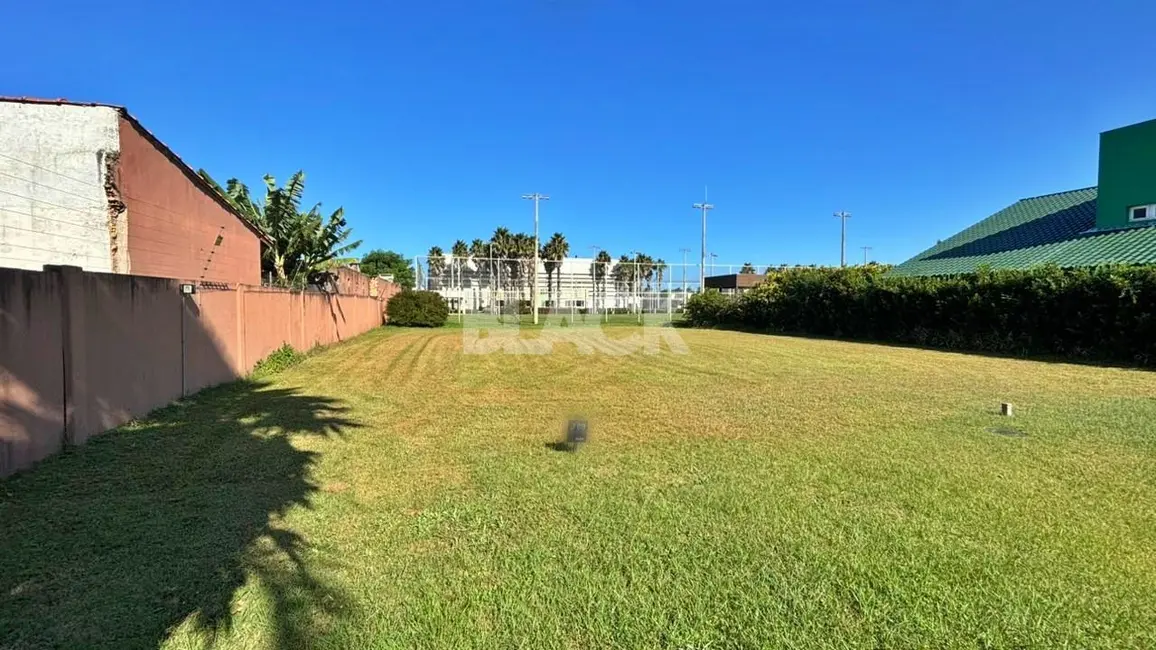 Foto 1 de Terreno / Lote à venda, 368m2 em Torres - RS