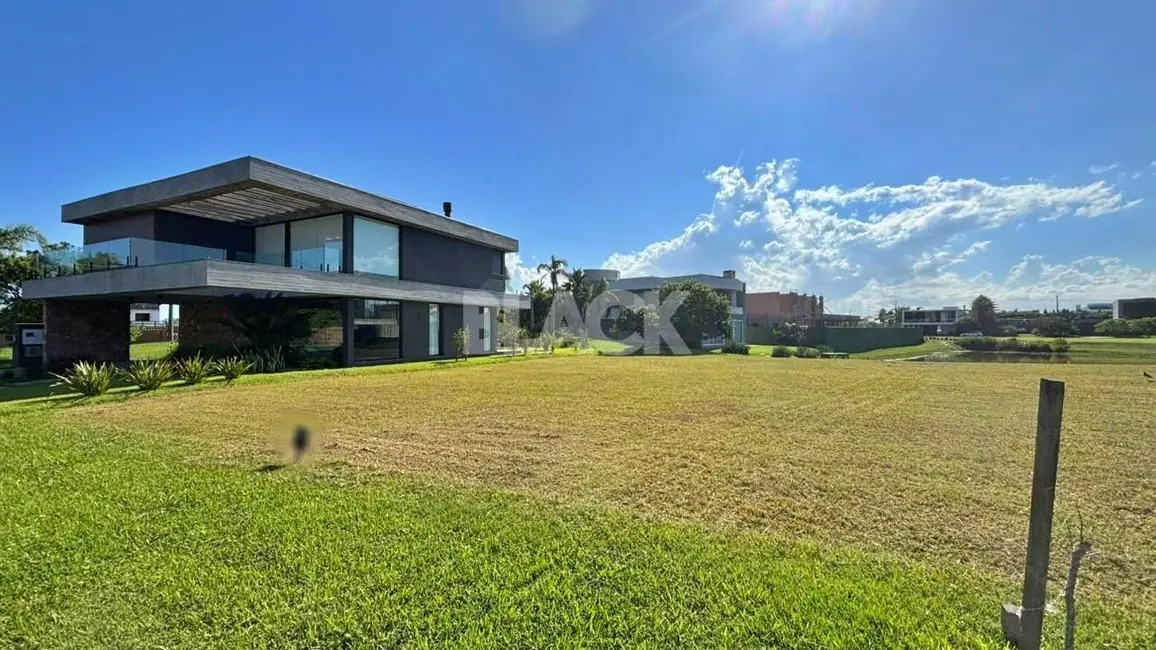 Foto 4 de Terreno / Lote à venda, 450m2 em Torres - RS