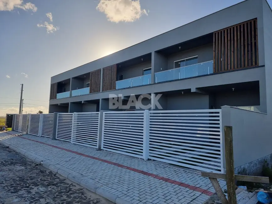 Foto 1 de Casa com 3 quartos à venda, 131m2 em Passo De Torres - SC