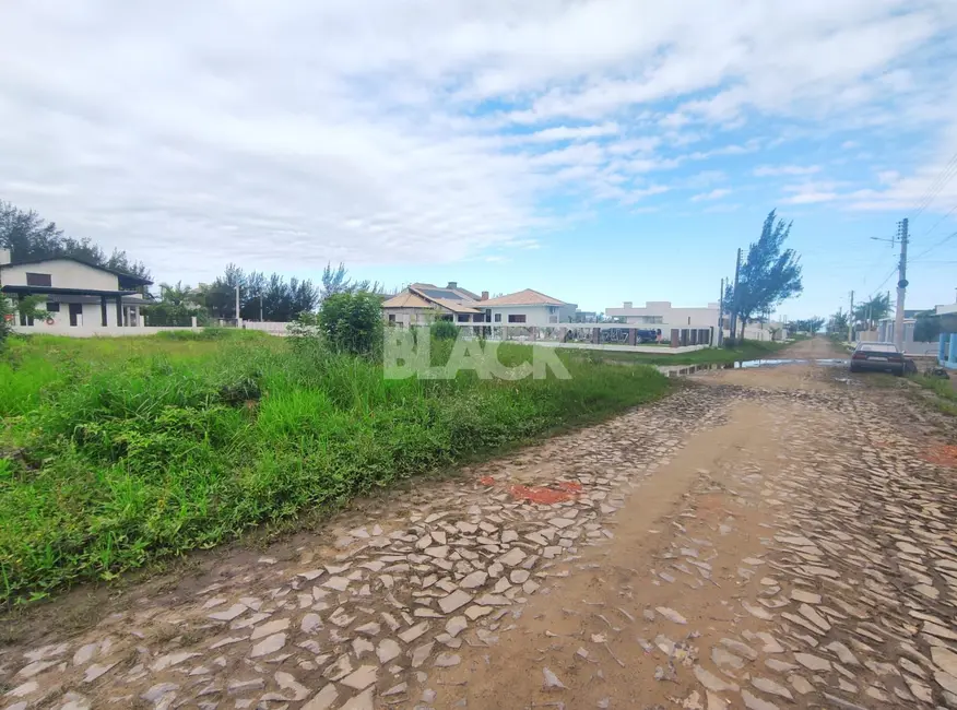 Foto 1 de Terreno / Lote à venda, 390m2 em Passo De Torres - SC