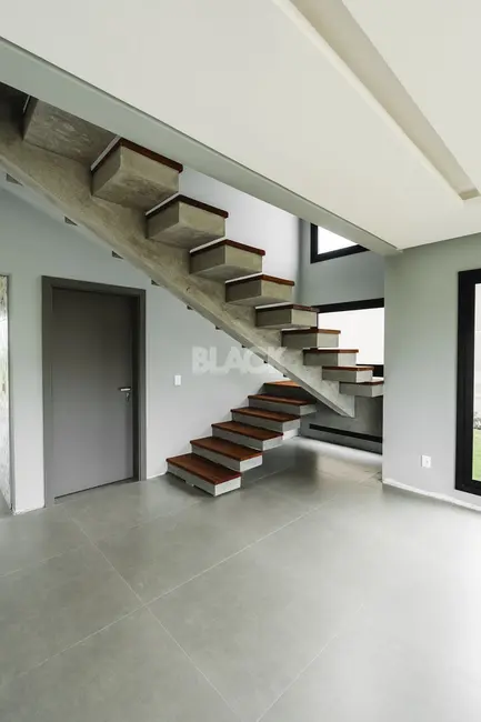 Foto 9 de Casa de Condomínio com 4 quartos à venda, 256m2 em Torres - RS