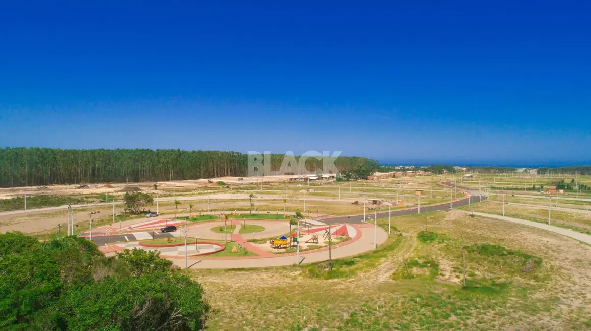 Foto 1 de Terreno / Lote à venda, 208m2 em Passo De Torres - SC