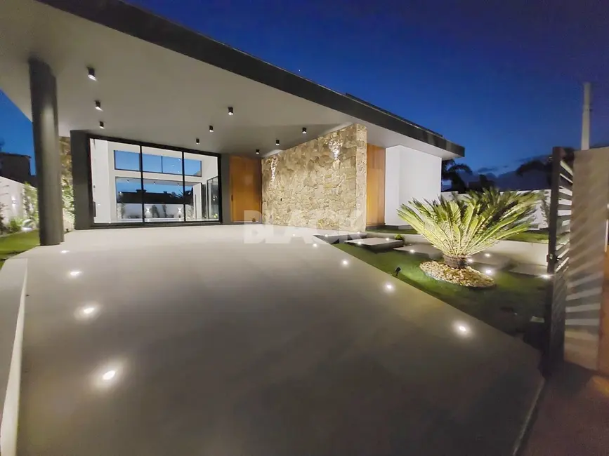 Foto 1 de Casa com 4 quartos à venda, 280m2 em Passo De Torres - SC