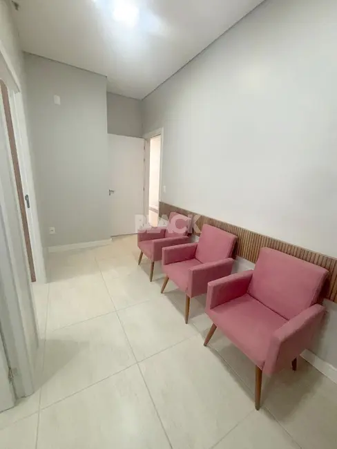 Sala Comercial com 2 quartos à venda, 31m2 em Centro, Torres - RS - imagem 2 Foto 2 de Sala Comercial com 2 quartos à venda, 31m2 em Centro, Torres - RS