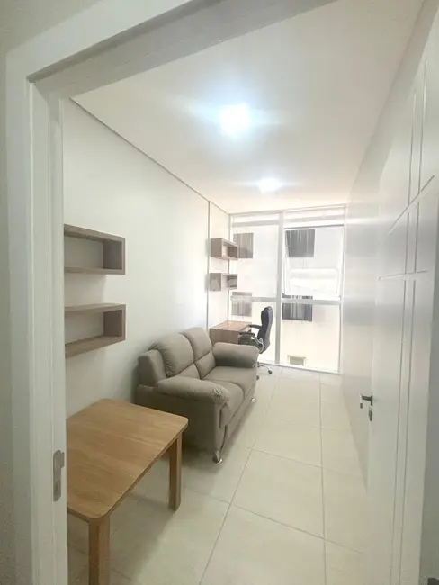 Sala Comercial com 2 quartos à venda, 31m2 em Centro, Torres - RS - imagem 3 Foto 3 de Sala Comercial com 2 quartos à venda, 31m2 em Centro, Torres - RS