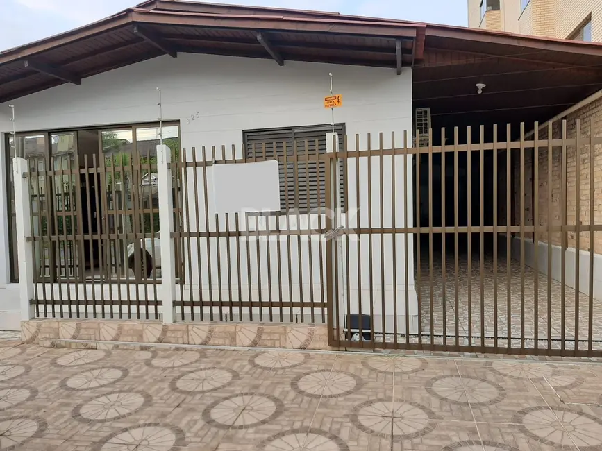 Foto 1 de Casa com 3 quartos à venda, 156m2 em Torres - RS