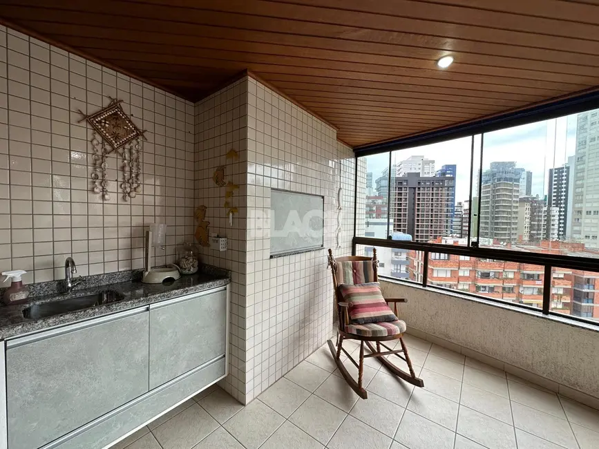 Apartamento com 3 quartos à venda, 131m2 em Torres - RS - imagem 4 Foto 4 de Apartamento com 3 quartos à venda, 131m2 em Torres - RS