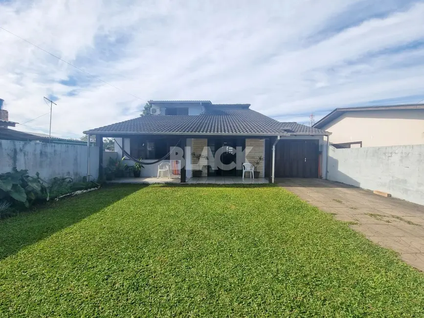 Foto 3 de Casa com 3 quartos à venda, 160m2 em Centro, Passo De Torres - SC